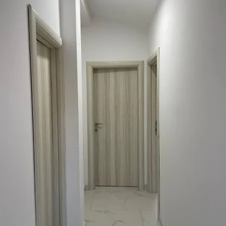 بيت للعطل Private House In The Capital Of Montenegro بودغوريتْسا