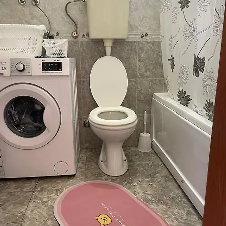 Private House In The Capital Of Montenegro بيت للعطل