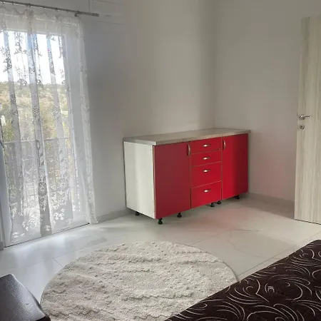 Private House In The Capital Of Montenegro Будинок відпочинку