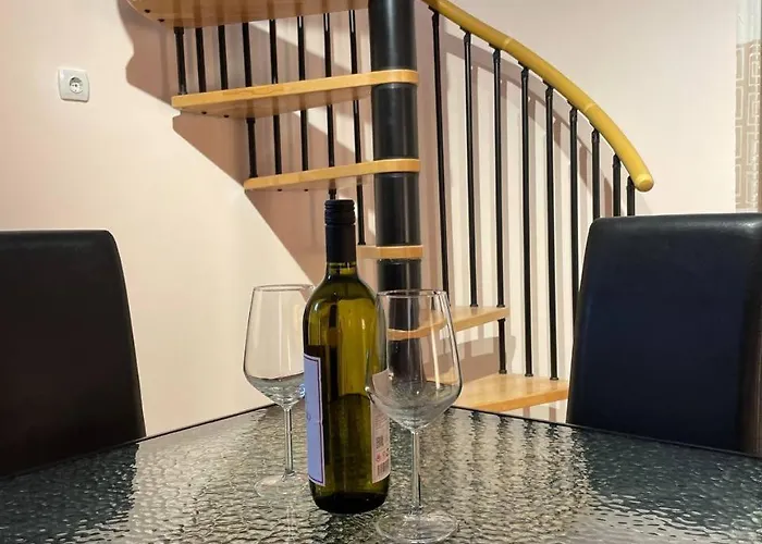 Private House In The Capital Of Montenegro בית נופש